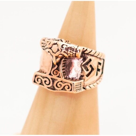 Vintage Rose Gold Medieval Treasure Ring - Size 8 - T13 - Picture 1 of 3